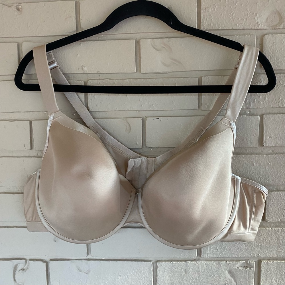 Cacique Lightly Lined Sz 46 C Stretch Beige Underwired T-Shirt Bra